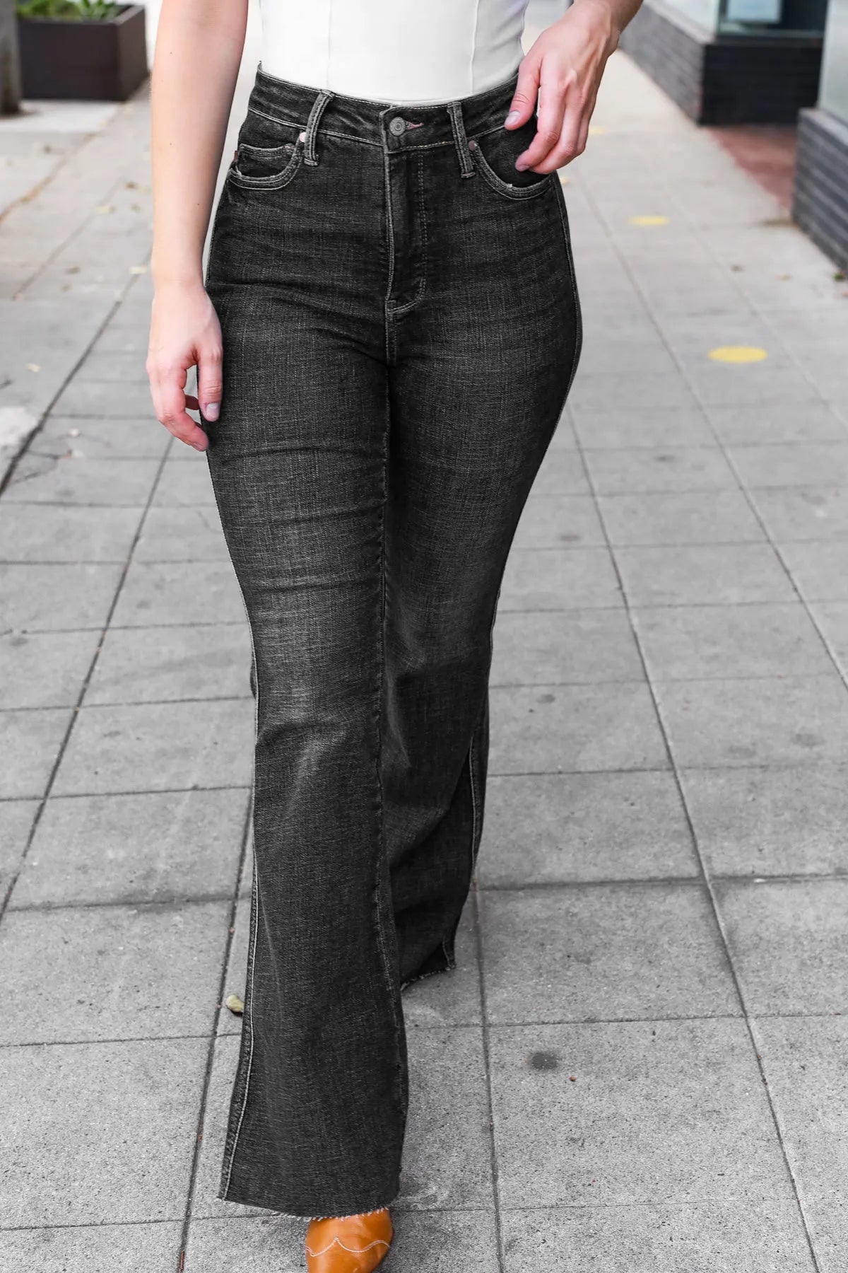 Tummy Control Booty Lifting Flare Jeans