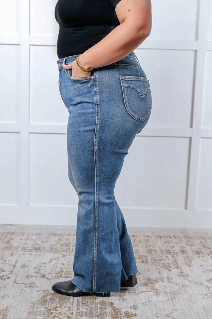 Tummy Control Booty Lifting Flare Jeans