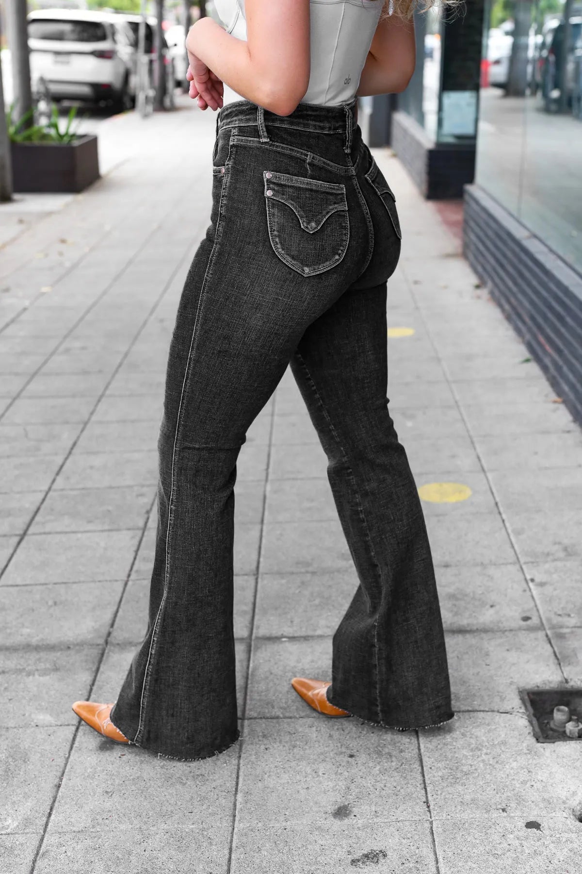 Tummy Control Booty Lifting Flare Jeans