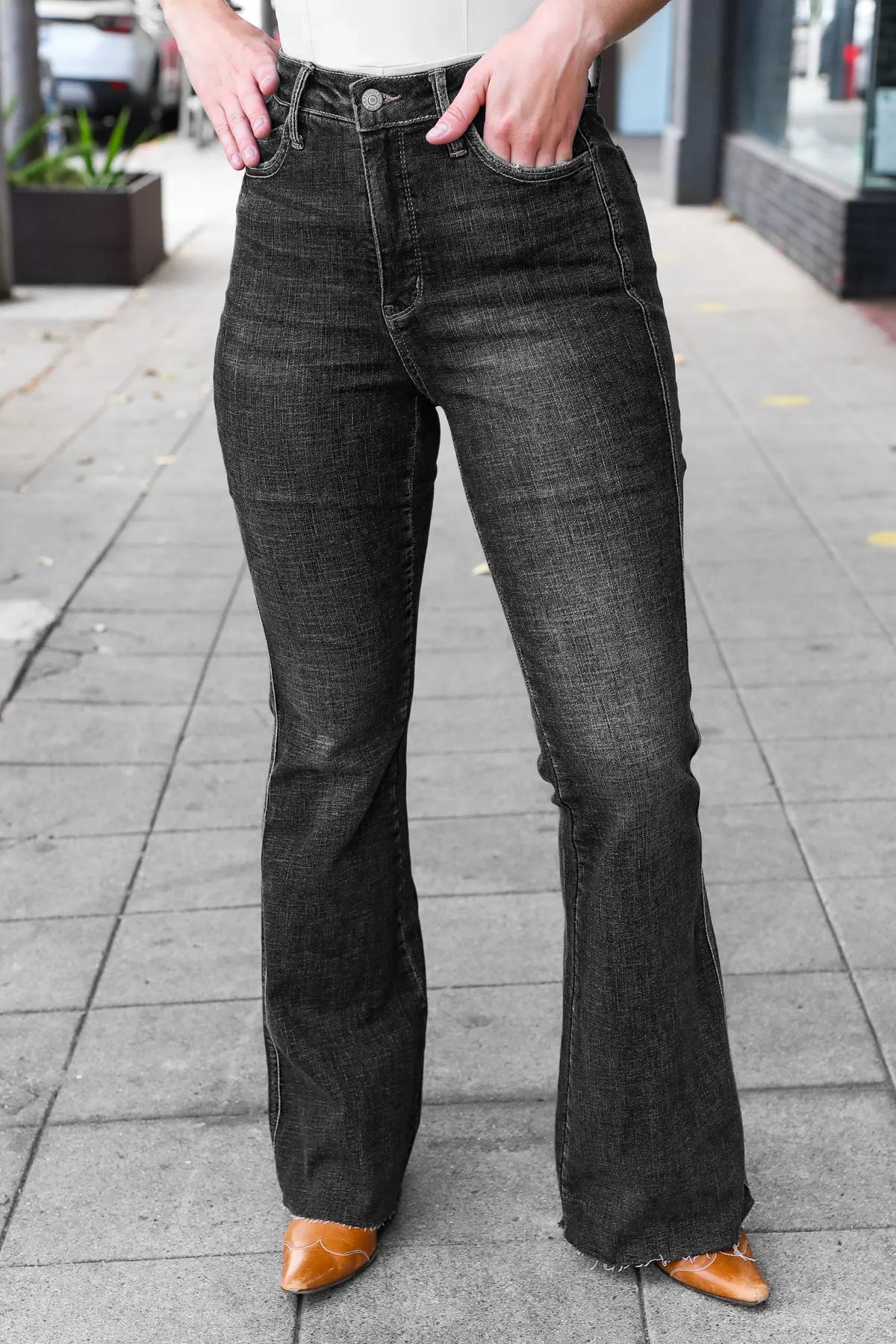 Tummy Control Booty Lifting Flare Jeans