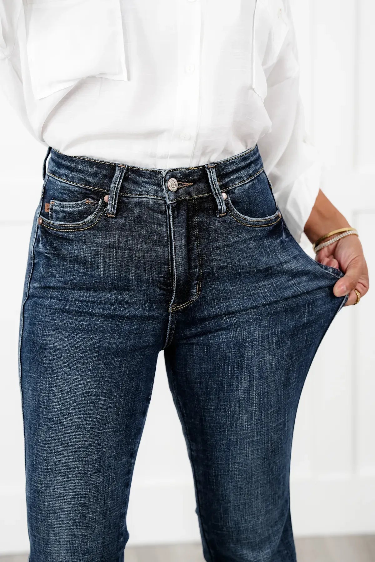 Tummy Control Booty Lifting Flare Jeans